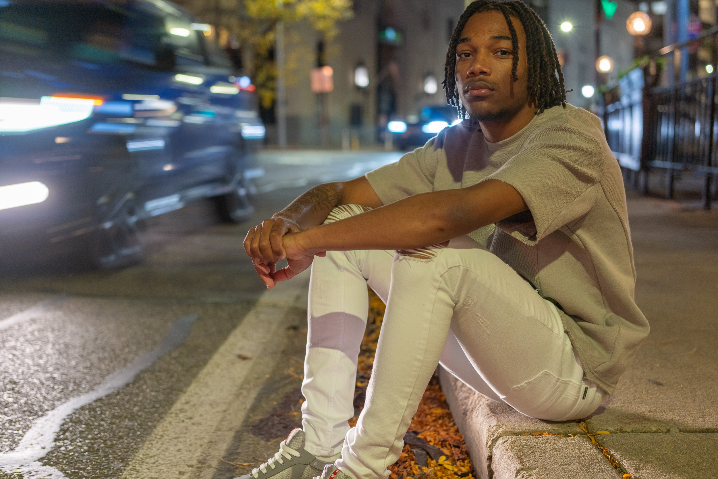 Urban senior portrait by EyesOpen Photography